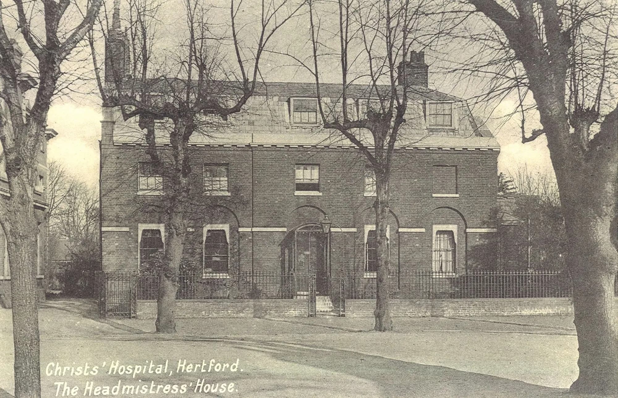 Bluecoats House photographed in 1904, before the Edwardian remodelling
